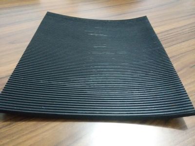 易佰电力 专业制造高品质工业橡胶板、绝缘橡胶板与绝缘垫片